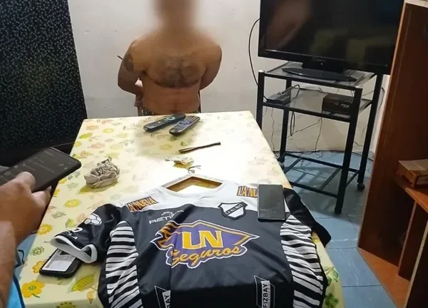 Detuvieron a un barra de All Boys acusado de incendiar un patrullero durante la marcha del miércoles pasado