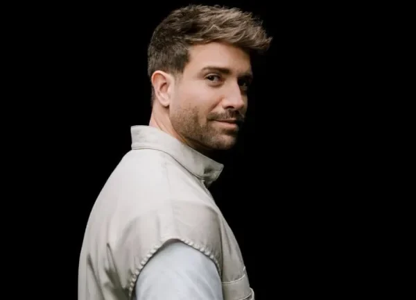 Pablo Alborán presenta su nuevo single «Clickbait»