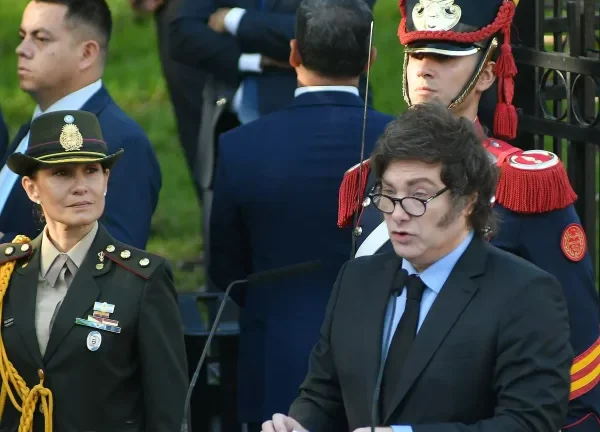 Milei encabezó un acto por el Día del Veterano y de los Caídos en la Guerra de Malvinas