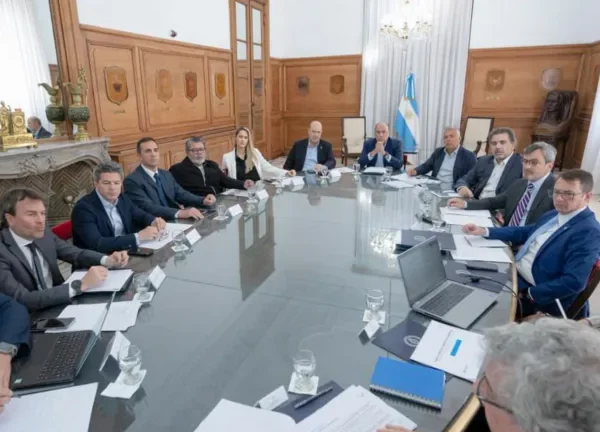 El Consejo de Mayo se reunió en la Casa Rosada para debatir la reforma tributaria
