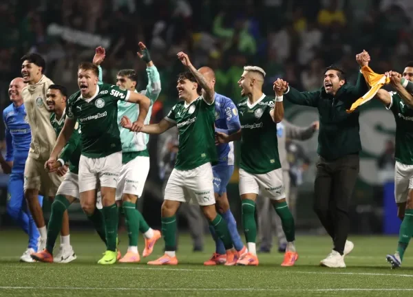 Copa Libertadores: Palmeiras logró la remontada y habrá final brasileña ante Flamengo